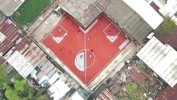 Her Yere Sığan Futbol Sahası